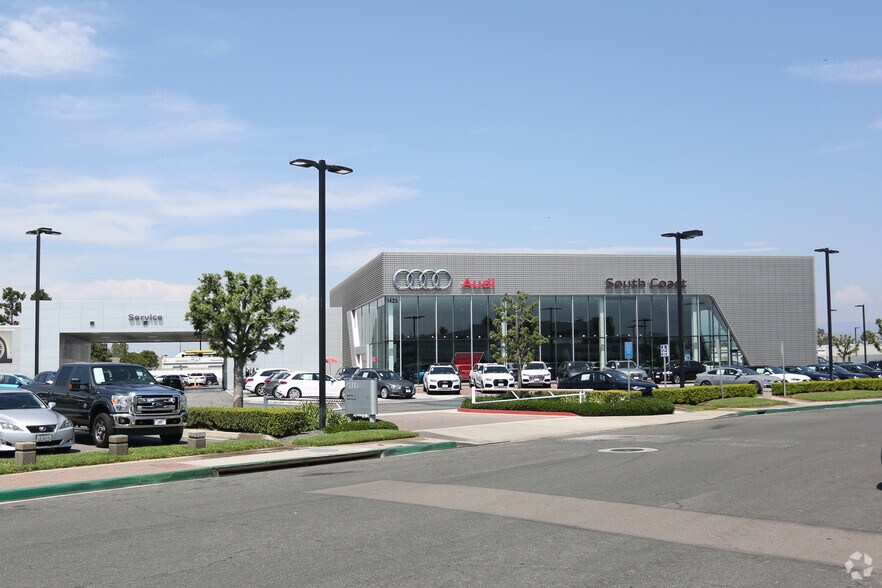 1425 Auto Mall Dr, Santa Ana, CA à vendre - Photo principale – Image 1 sur 5