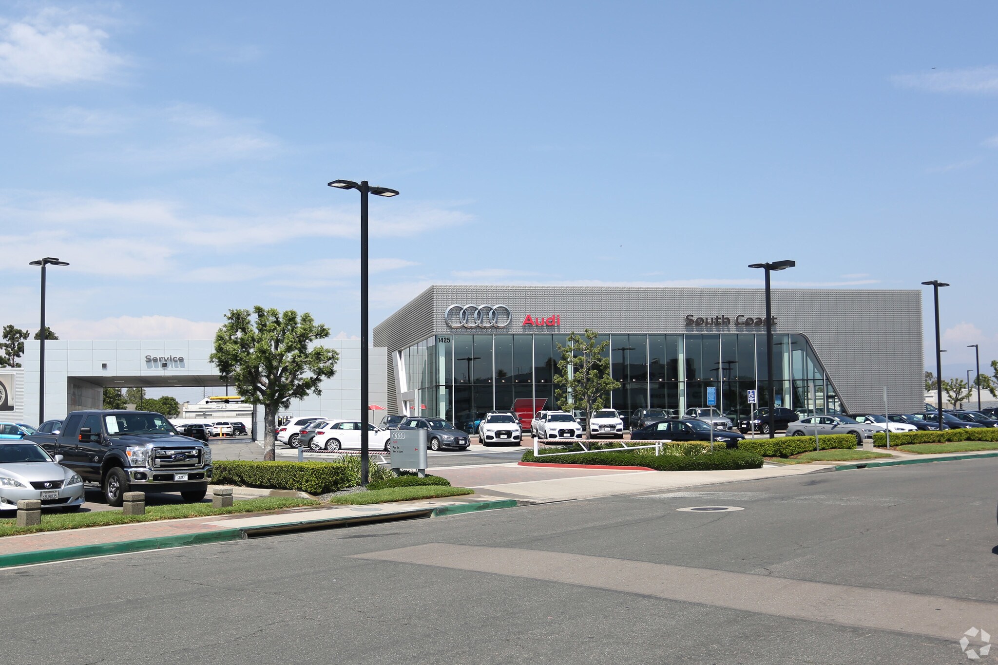 1425 Auto Mall Dr, Santa Ana, CA à vendre Photo principale– Image 1 sur 6