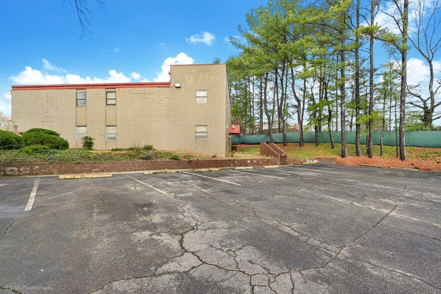 2762 Caldwell Rd NE, Brookhaven, GA à louer - Photo de l’immeuble – Image 3 sur 62