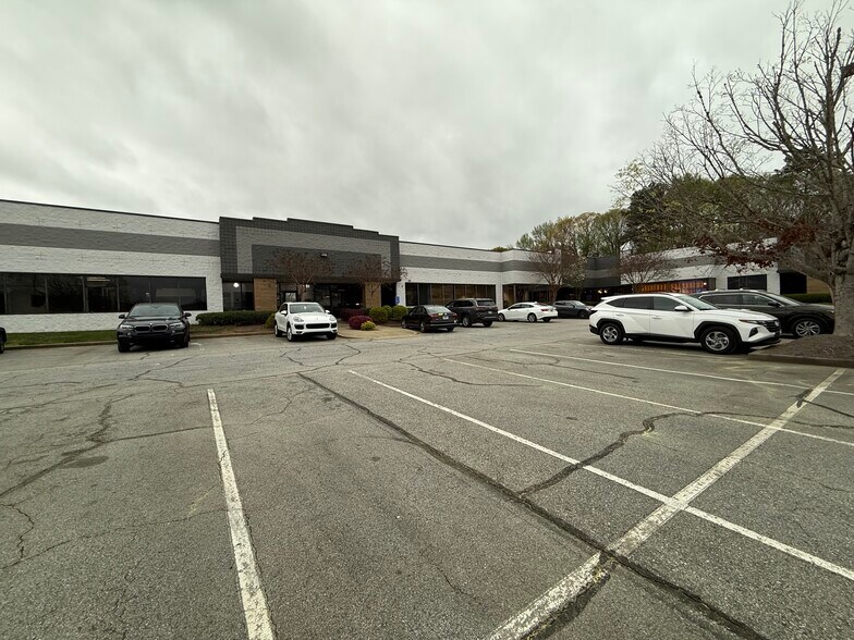 3800 Camp Creek Pky SW, Atlanta, GA à louer - Photo de l’immeuble – Image 3 sur 3