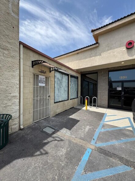 13315 Victory Blvd, Van Nuys, CA à louer - Photo de l’immeuble – Image 2 sur 7