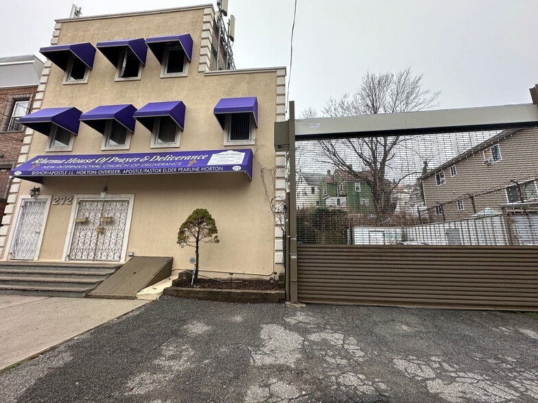 272 York Ave, Staten Island, NY à louer - Photo de l’immeuble – Image 2 sur 13