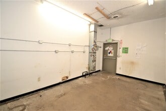 325 Delaware Dr, Colorado Springs, CO à louer Photo intérieure– Image 2 sur 12