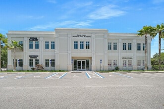 180 Pinnacles Dr, Palm Coast, FL à louer Photo de l’immeuble– Image 1 sur 18