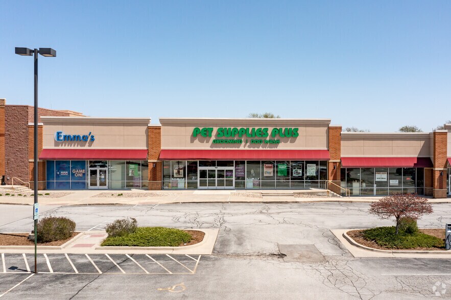 1720 Bradford Ln, Normal, IL à louer - Photo de l’immeuble – Image 2 sur 4