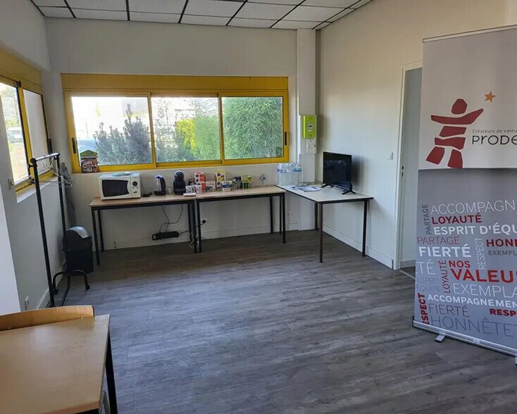 Bureau dans Saint-Mars-la-Brière à louer - Photo de l’immeuble – Image 2 sur 5