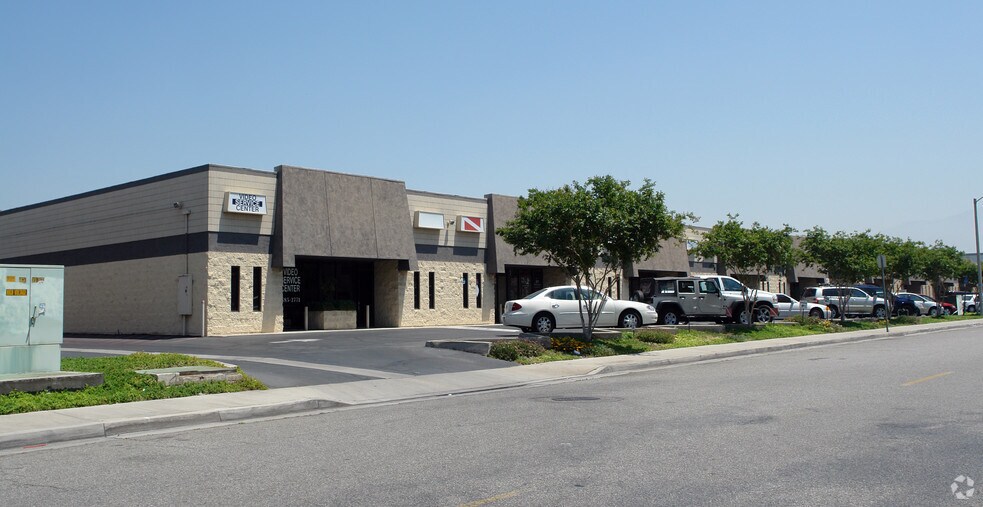 360-370 Orange Show Ln, San Bernardino, CA à louer - Photo principale – Image 1 sur 4