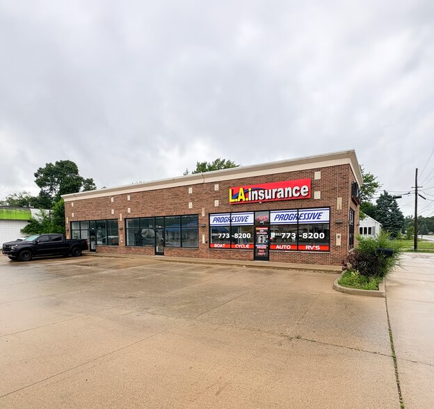 2390 E Apple Ave, Muskegon, MI à louer - Photo de l’immeuble – Image 1 sur 3