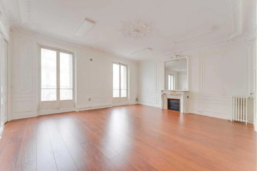 66 Rue La Fayette, Paris à louer - Photo de l’immeuble – Image 1 sur 20