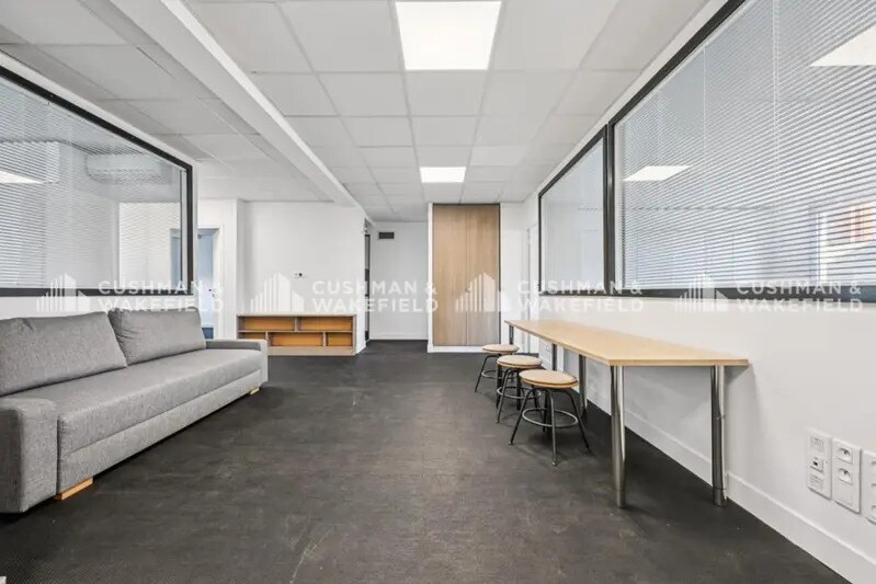 Bureau dans Boulogne-Billancourt à louer - Photo de l’immeuble – Image 3 sur 10