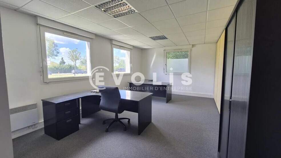 Bureau dans Magny-le-Hongre à louer - Photo intérieure – Image 1 sur 7