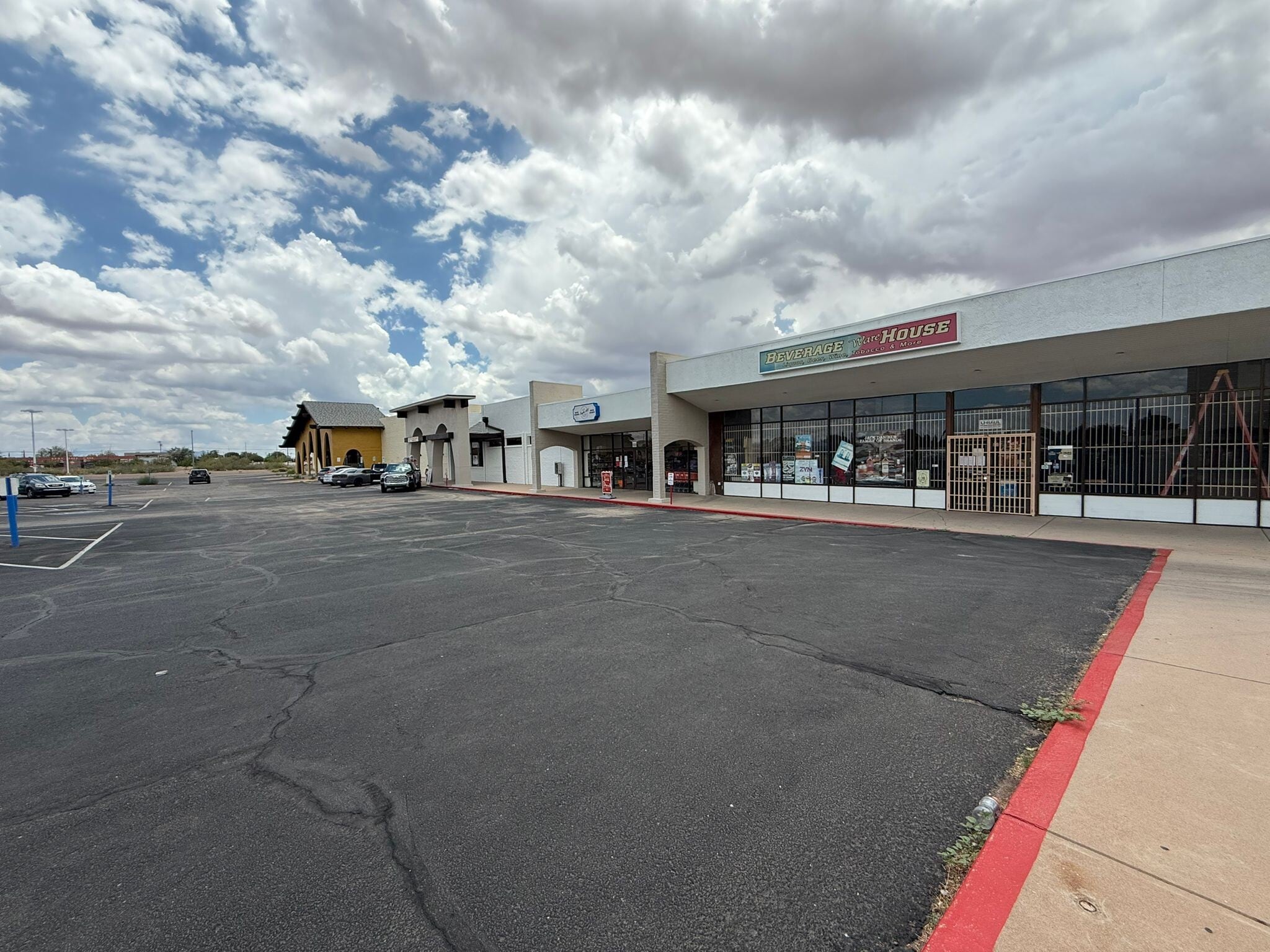 1340-1360 N San Antonio Ave, Douglas, AZ à louer Photo de l’immeuble– Image 1 sur 14