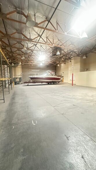 12455 N 92nd Dr, Peoria, AZ à louer - Photo de l’immeuble – Image 2 sur 22