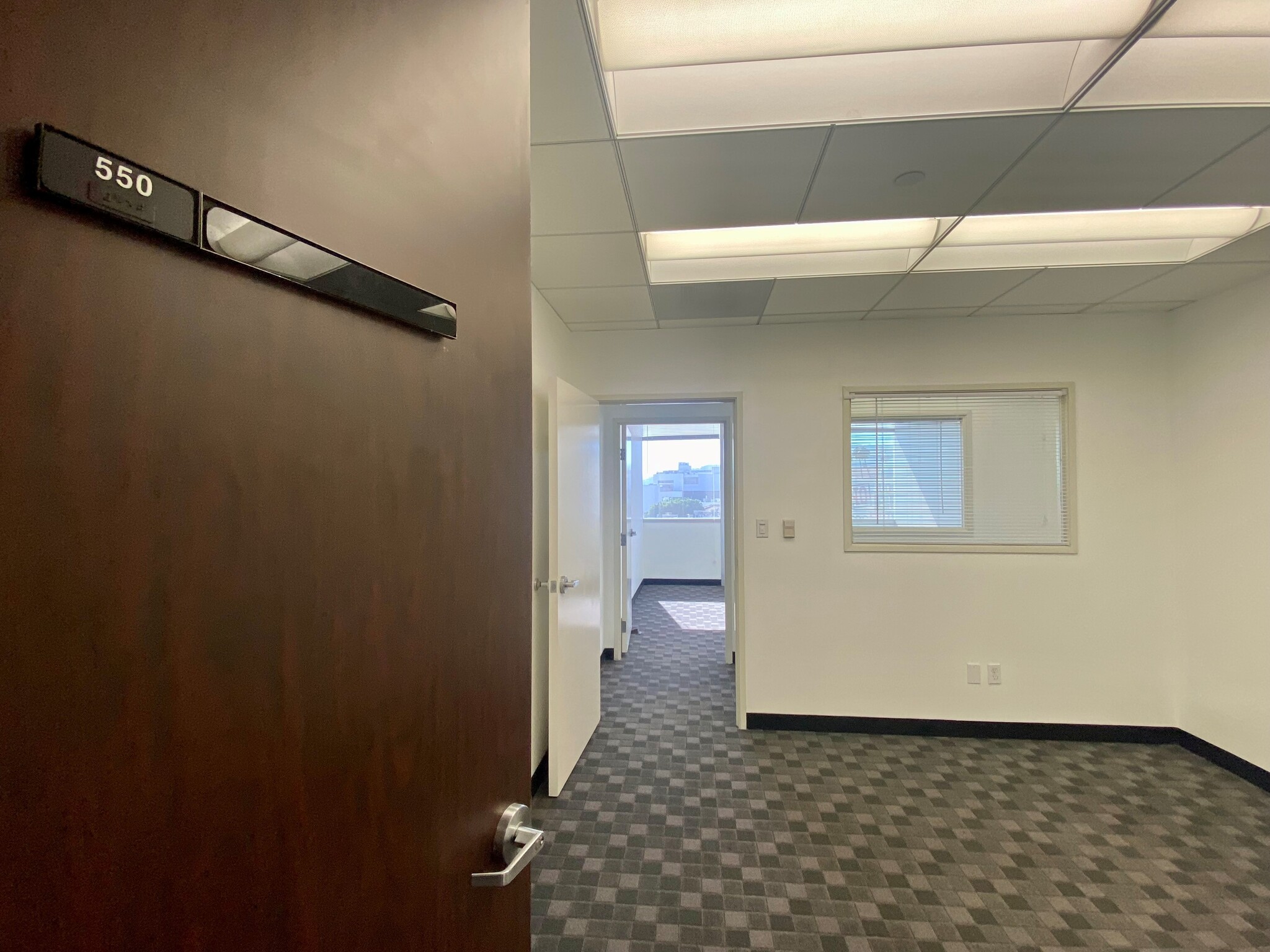 6464 W Sunset, Hollywood, CA à louer Photo intérieure– Image 1 sur 4