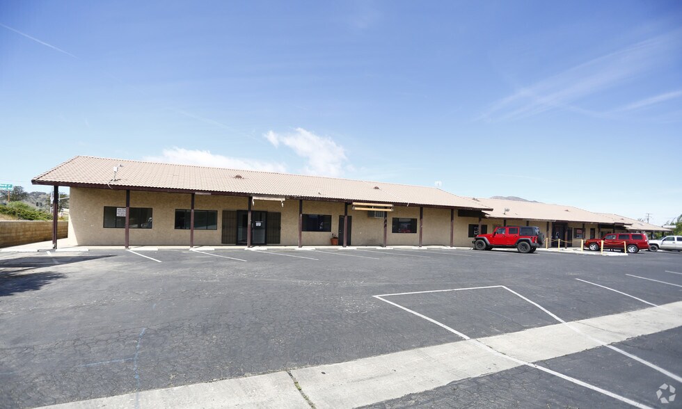 20424 Brian Way, Tehachapi, CA à louer - Photo de l’immeuble – Image 2 sur 4