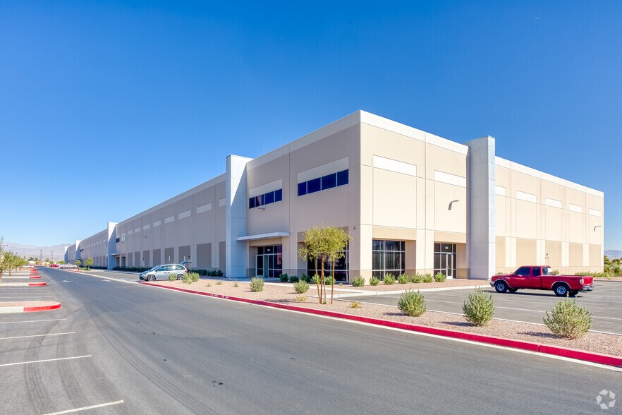 3732 N Las Vegas Blvd, Las Vegas, NV à louer - Photo principale – Image 3 sur 3