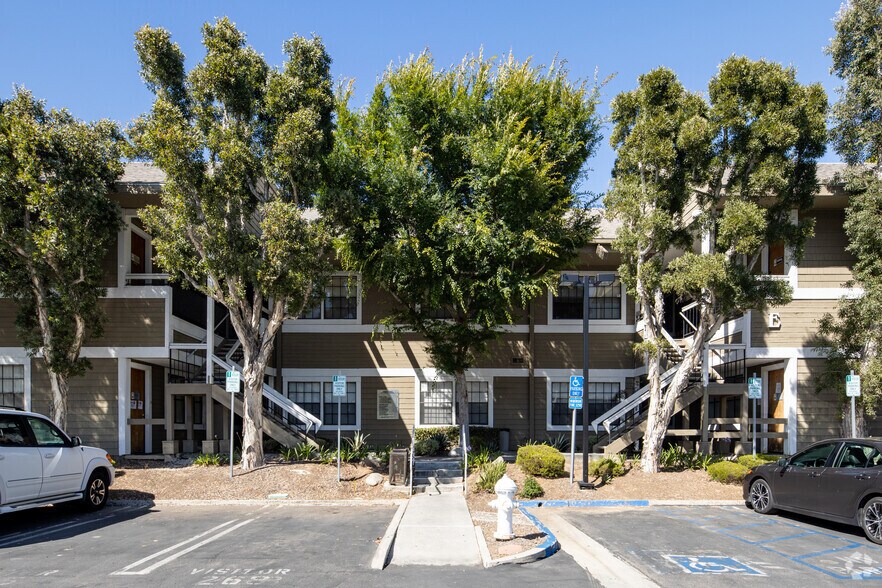 2900 Bristol St, Costa Mesa, CA à louer - Photo de l’immeuble – Image 3 sur 6