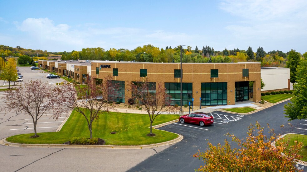 2945 Lone Oak Dr, Eagan, MN à louer - Photo de l’immeuble – Image 1 sur 11