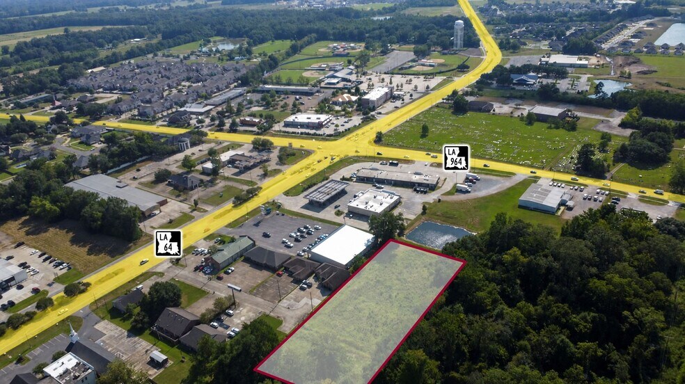 Waywood Dr, Zachary, LA à vendre - Photo de l’immeuble – Image 3 sur 5