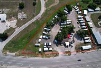 Plus de détails pour 431 N Sunset Strip St, Kenedy, TX - Spécialisé à vendre