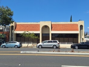 843 E Valley Blvd, San Gabriel, CA à louer Photo de l’immeuble– Image 1 sur 7