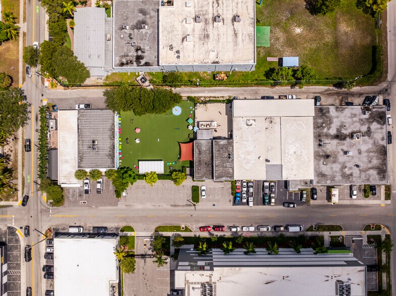 817 NW 1st St, Fort Lauderdale, FL à louer - Photo de l’immeuble – Image 3 sur 6