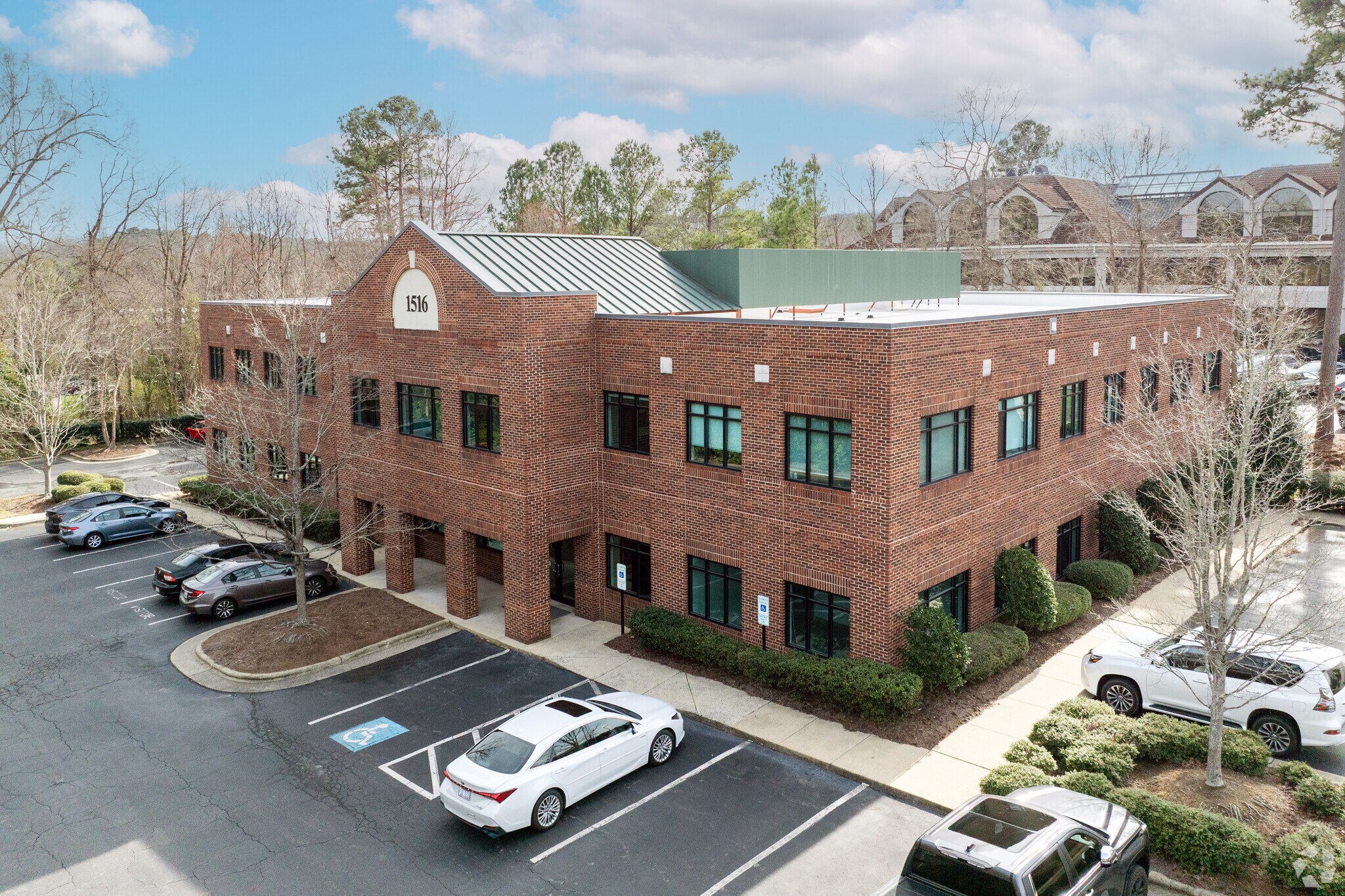 1516 E Franklin St, Chapel Hill, NC à vendre Photo principale– Image 1 sur 17