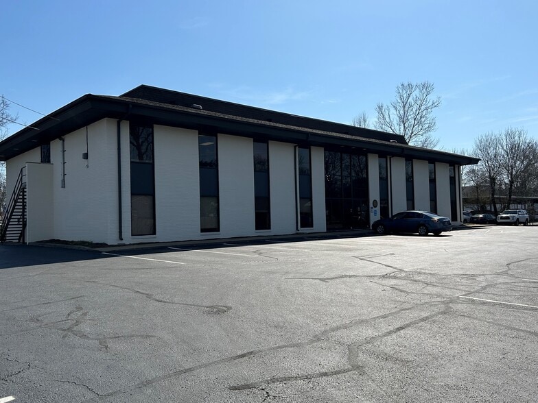5819 Old Harding Pike, Nashville, TN à louer - Photo de l’immeuble – Image 2 sur 4