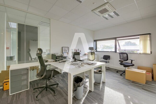Plus de détails pour 128 Bis Avenue Jean Jaurès, Ivry-sur-Seine - Local d'activités à louer