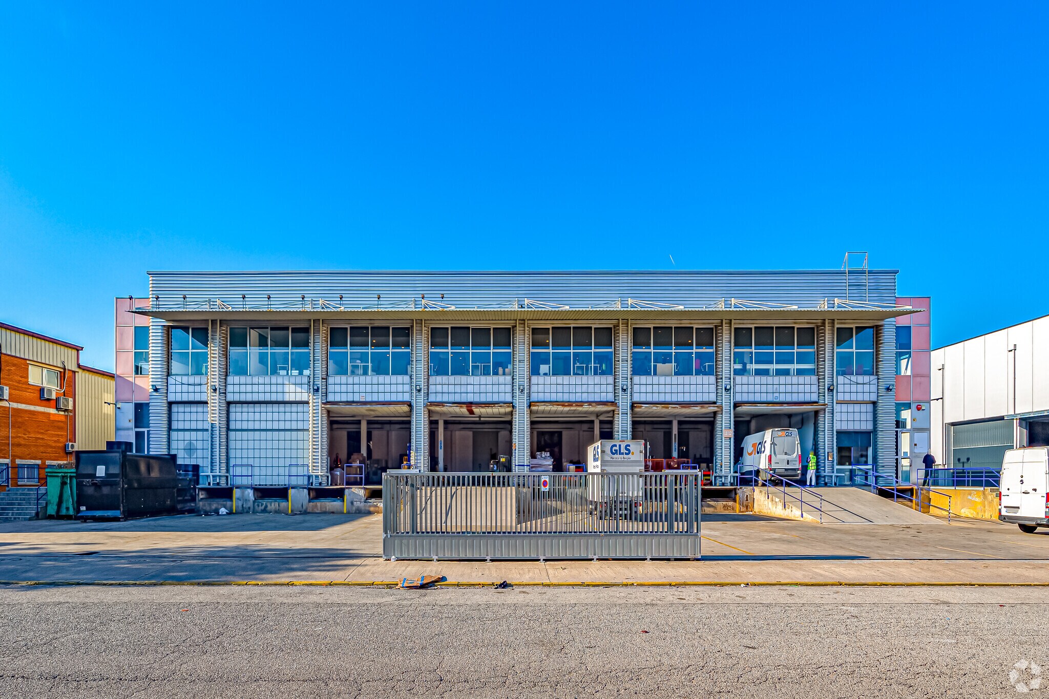 Industriel/Logistique dans Cornellà de Llobregat, Barcelona à louer Photo principale– Image 1 sur 10