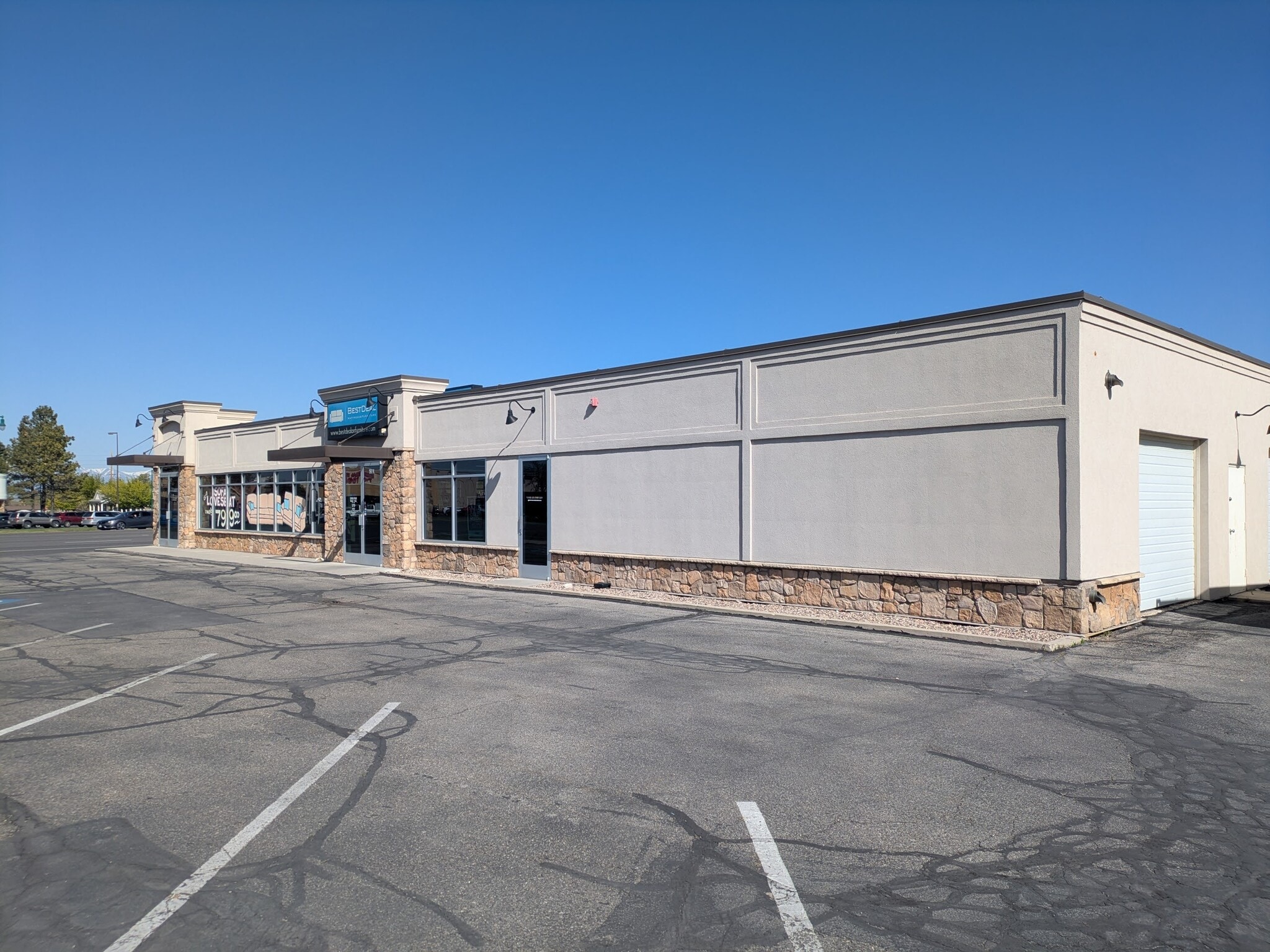 190 N State St, Orem, UT à louer Photo de l’immeuble– Image 1 sur 5