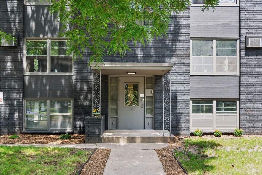 3606 E 34th St, Minneapolis, MN à vendre - Photo de l’immeuble – Image 2 sur 12