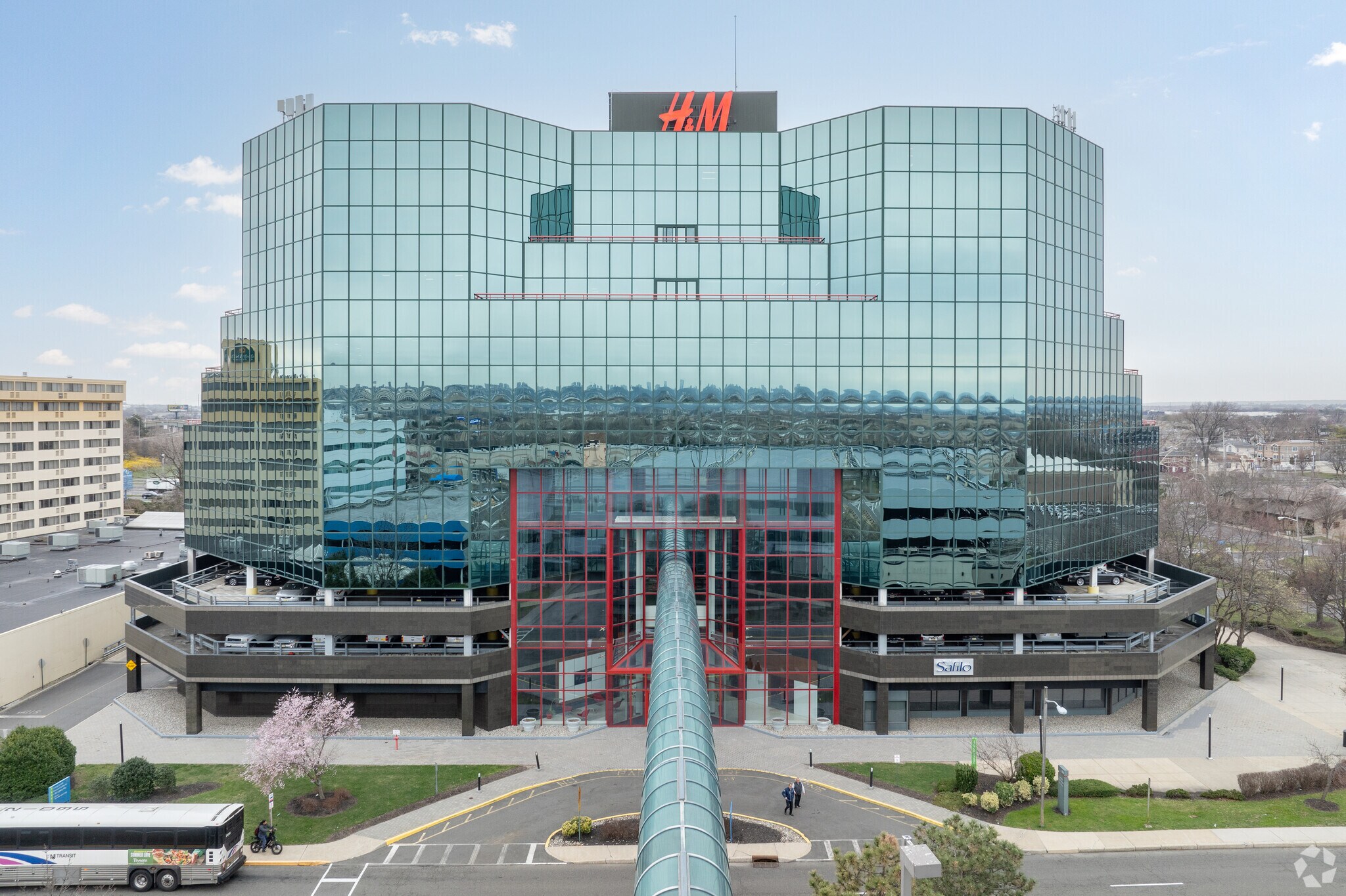 300 Lighting Way, Secaucus, NJ à louer Photo principale– Image 1 sur 6