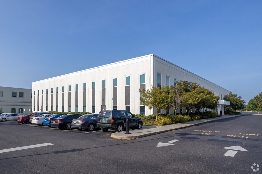 111 Woodcrest Rd, Cherry Hill, NJ à louer - Photo principale – Image 1 sur 3