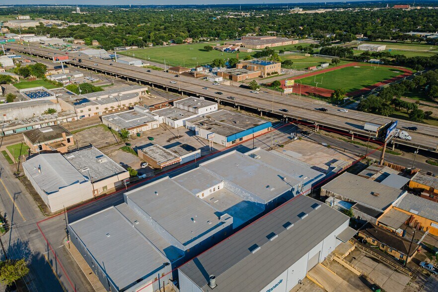 102 S Shaver St, Pasadena, TX à vendre - Photo de l’immeuble – Image 1 sur 57