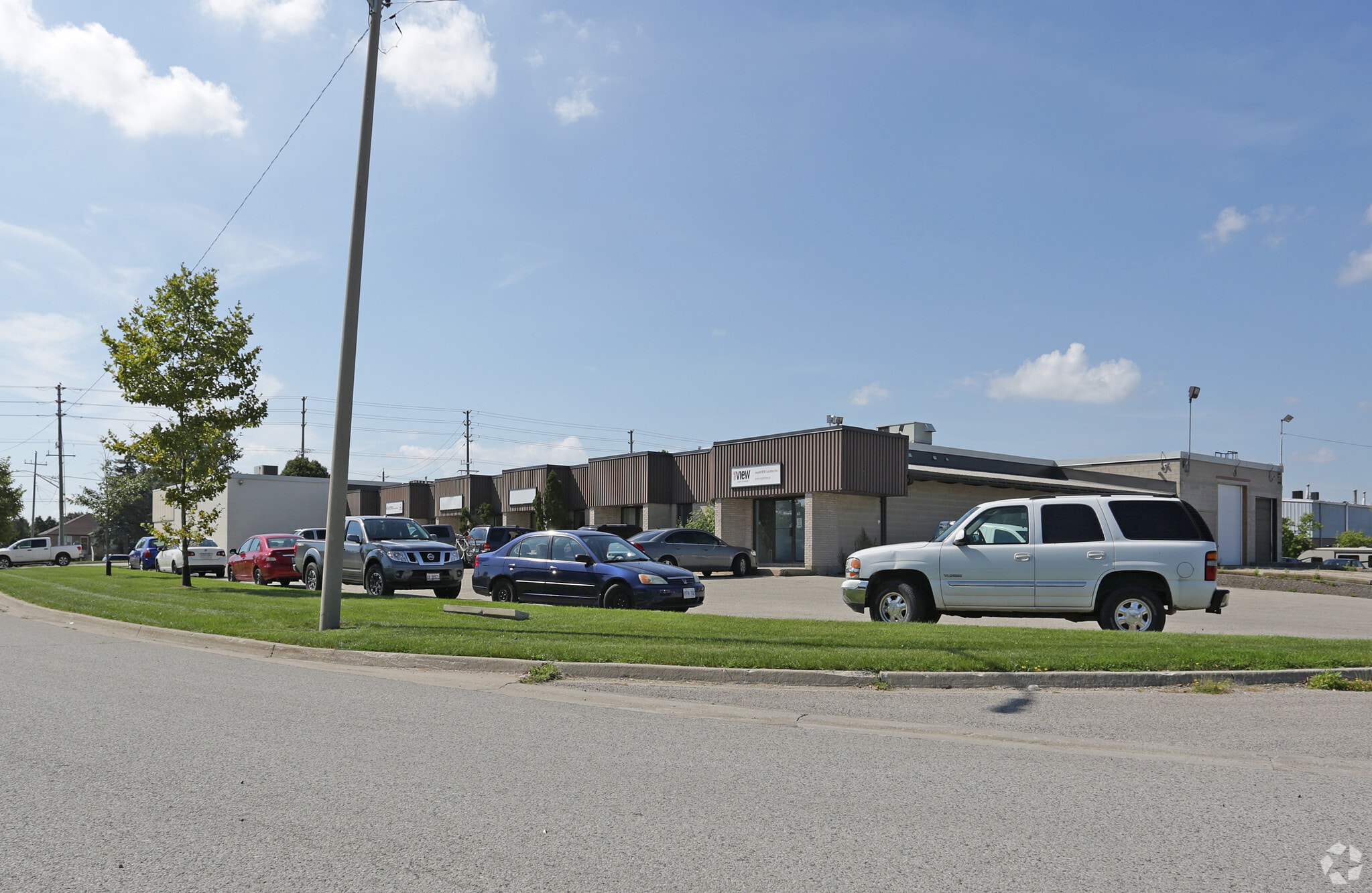 570 Clarke Rd, London, ON à louer Photo principale– Image 1 sur 3