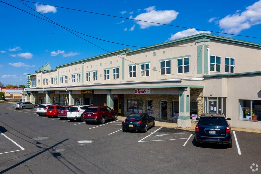 31-49 Easton Rd, Willow Grove, PA à louer - Photo de l’immeuble – Image 3 sur 10