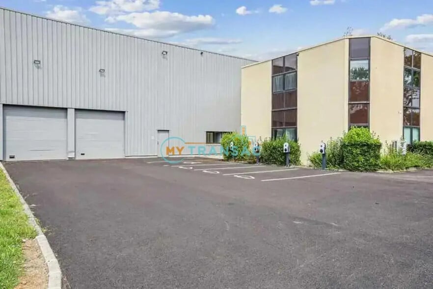 Industriel/Logistique dans Lisses à louer - Photo de l’immeuble – Image 3 sur 17