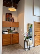 696 Randolph Ave, Costa Mesa, CA à louer Photo intérieure– Image 2 sur 3