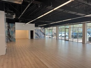 15495 Tamiami Trl N, Naples, FL à louer Photo intérieure– Image 2 sur 6