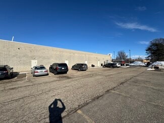 Plus de détails pour 3013 W Shore Dr, Holland, MI - Local commercial à louer