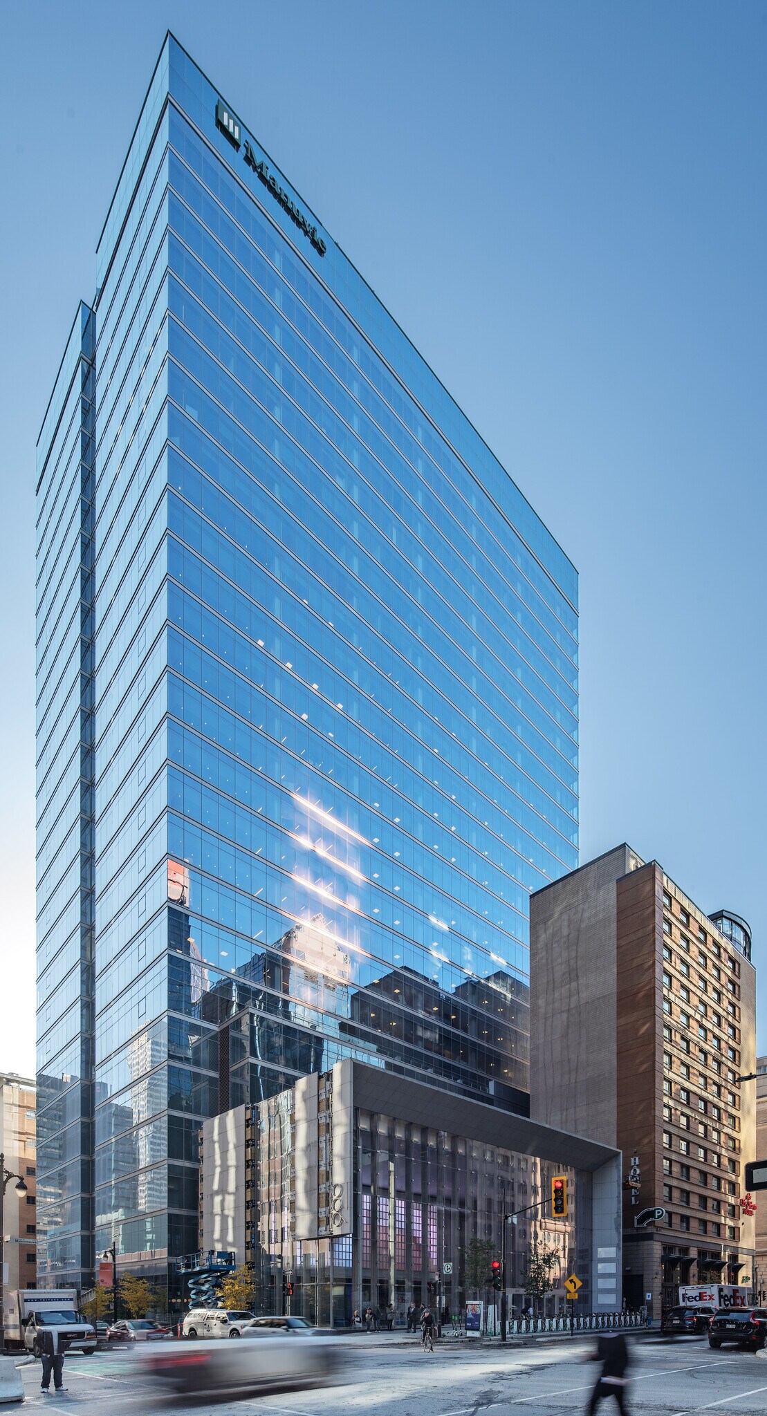 900 Boul De Maisonneuve O, Montréal, QC à louer Photo de l’immeuble– Image 1 sur 18