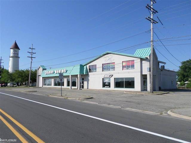 6509 Dyke Rd, Clay Township, MI à vendre - Photo de l’immeuble – Image 2 sur 8