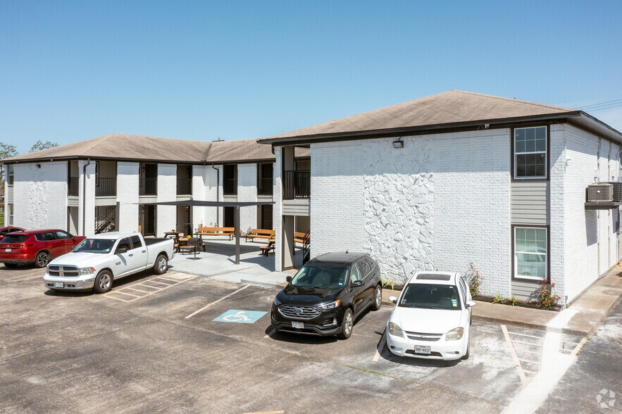 626 8th Ave N, Texas City, TX à vendre - Photo de l’immeuble – Image 2 sur 26