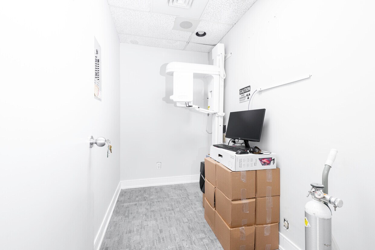 3852 Finch Ave, Toronto, ON M1T 3T9 - Lot 305 - - Photo intérieure - Image 2 of 17