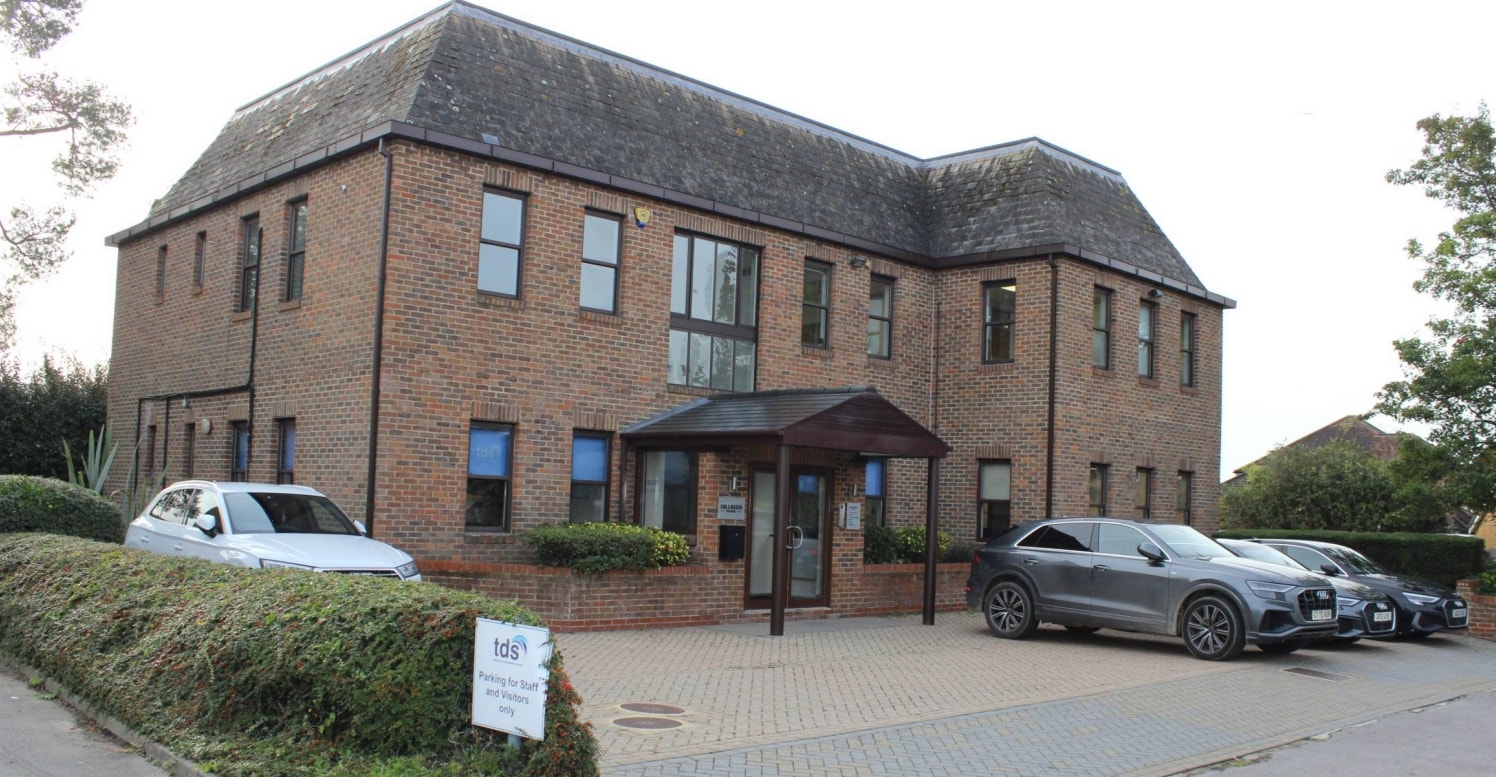 54 Queen St, Horsham à louer Photo de l’immeuble– Image 1 sur 2