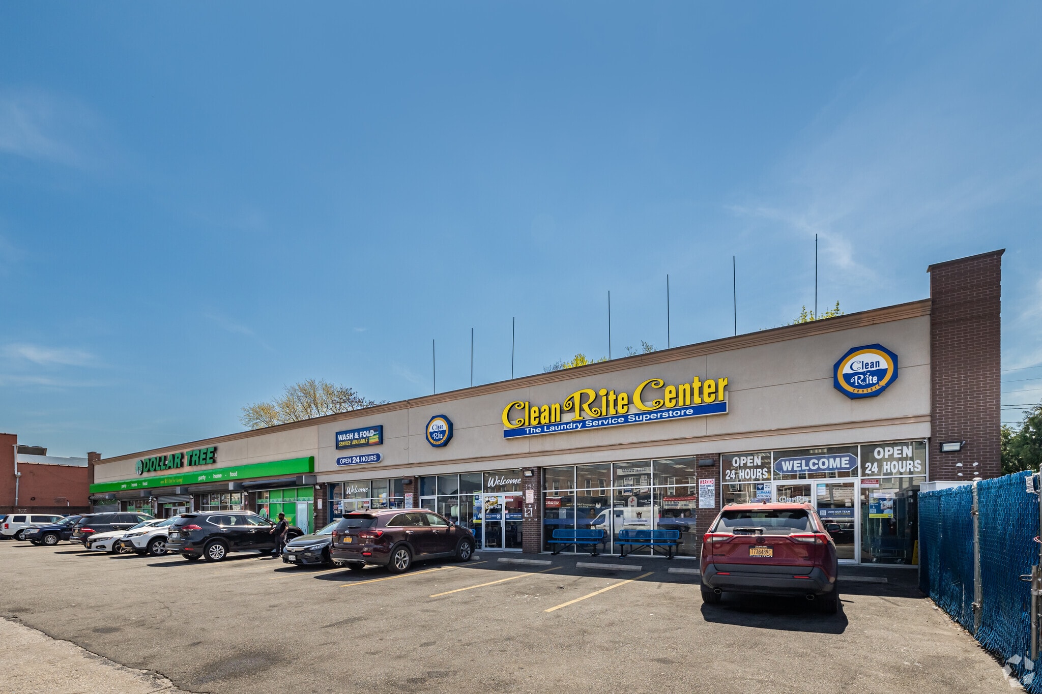 214-50 Jamaica Ave, Jamaica, NY à louer Photo principale– Image 1 sur 6