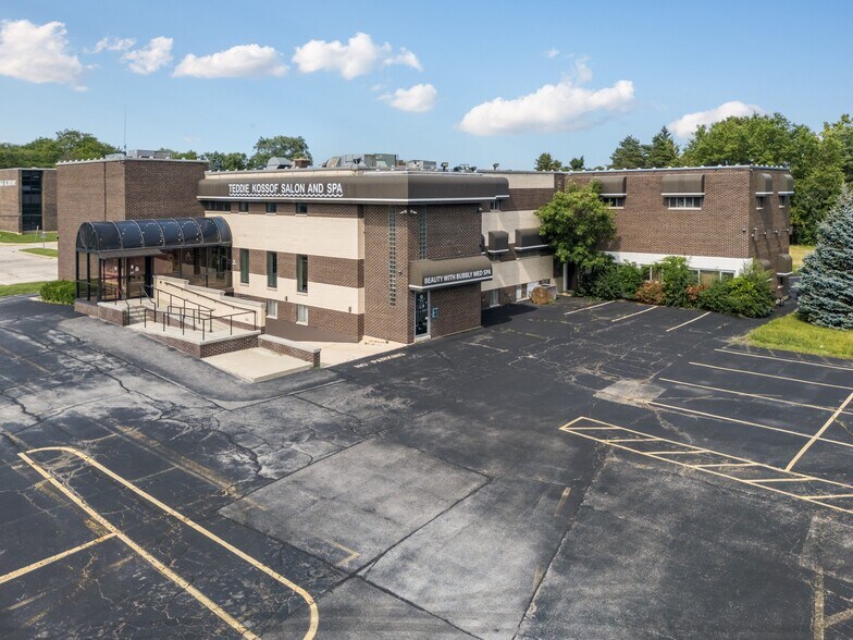 281 Waukegan Rd, Northfield, IL à vendre - Photo de l’immeuble – Image 2 sur 32