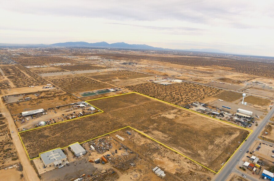1301 Berryville, El Paso, TX à vendre - Aérien – Image 2 sur 10