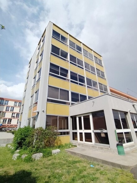 2 Avenue Du Groupe Manouchian, Vitry-sur-Seine à vendre - Photo de l’immeuble – Image 2 sur 3